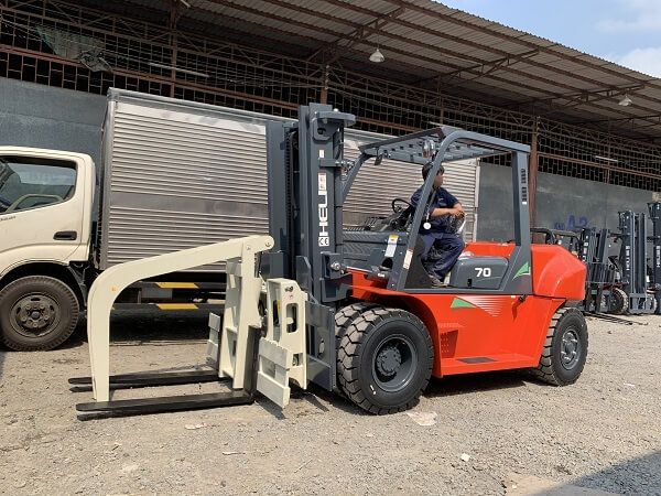 Xe Nâng Kẹp Gỗ
