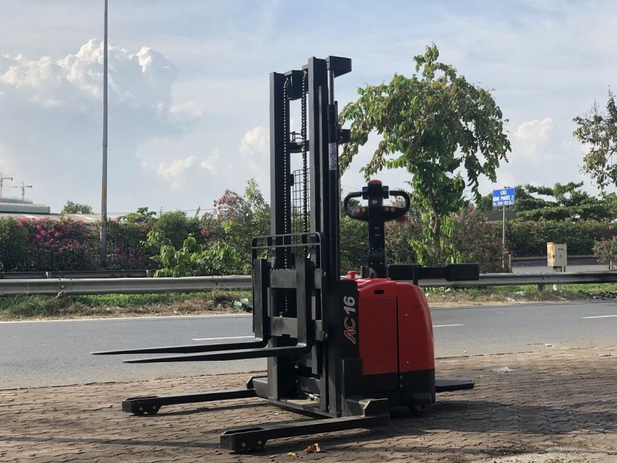 Xe Nâng Tay Điện Chân Rộng 1.6 Tấn Heli
