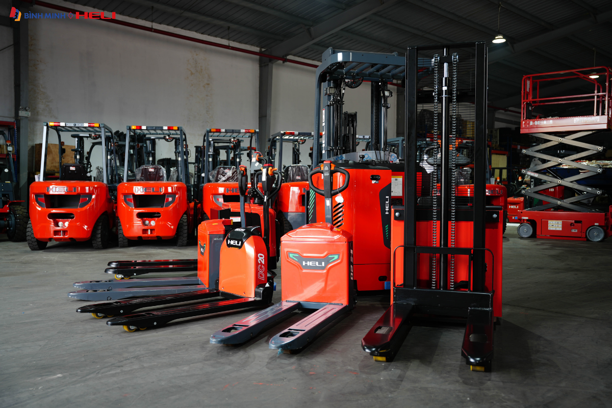 Phân biệt xe nâng tay điện thấp và xe nâng tay điện cao