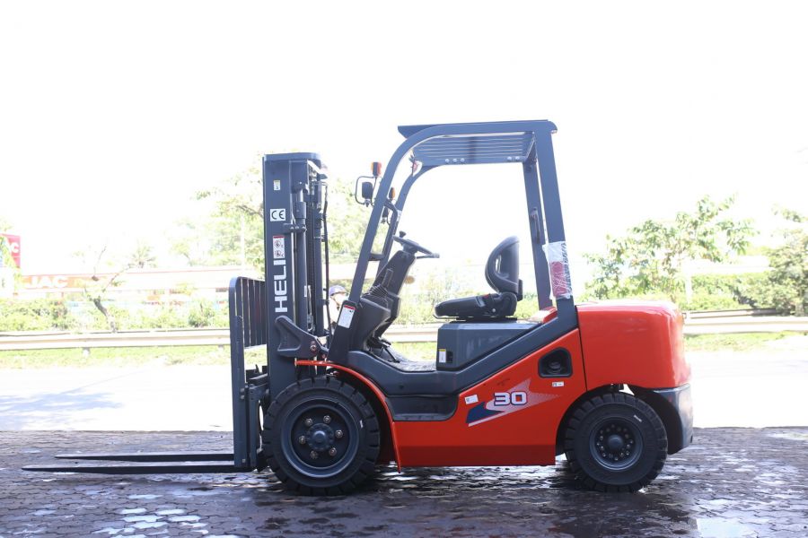 Xe Nâng Dầu 3 Tấn