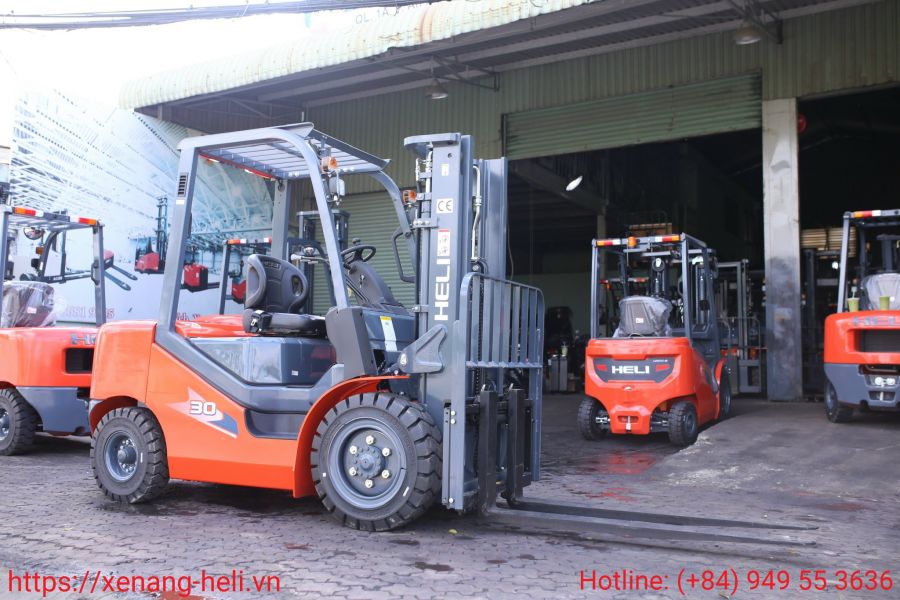Xe Nâng Dầu 3 Tấn