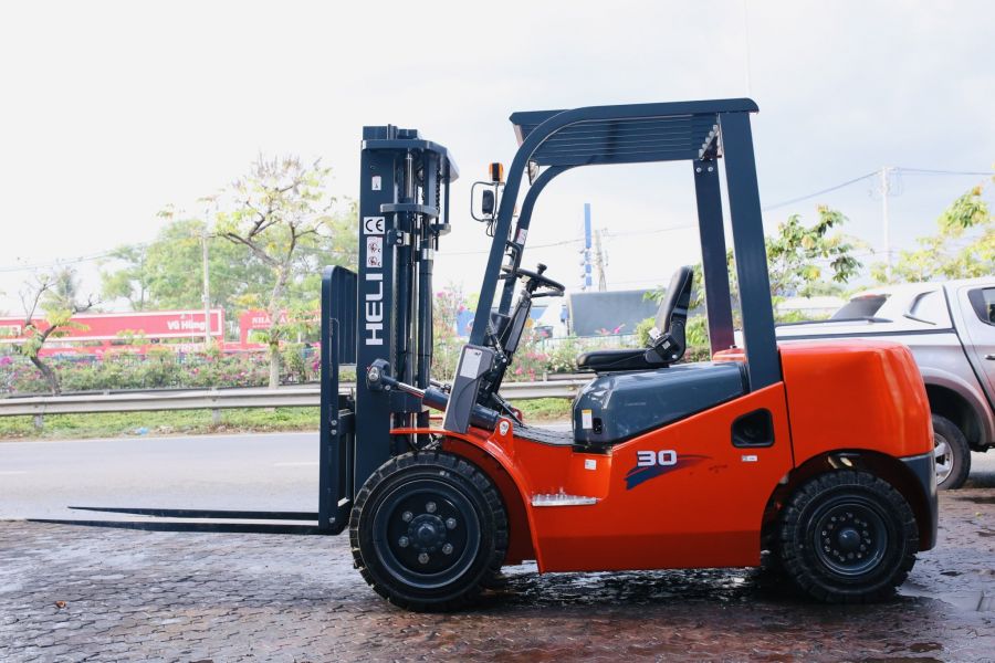 Xe Nâng Dầu 3 Tấn