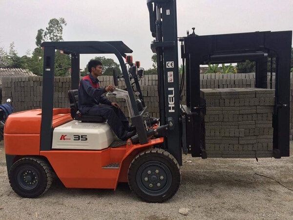 Xe Nâng Kẹp Gạch