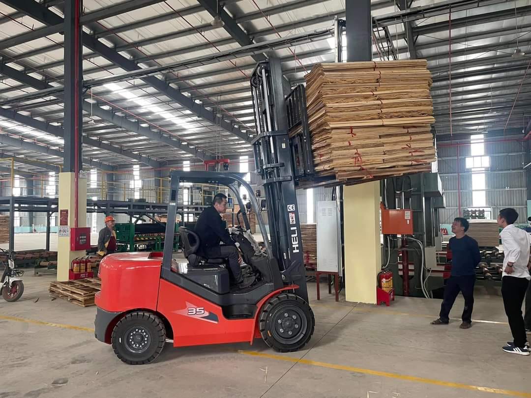Xe nâng dầu HELI 2.5-3.5 tấn chính hãng