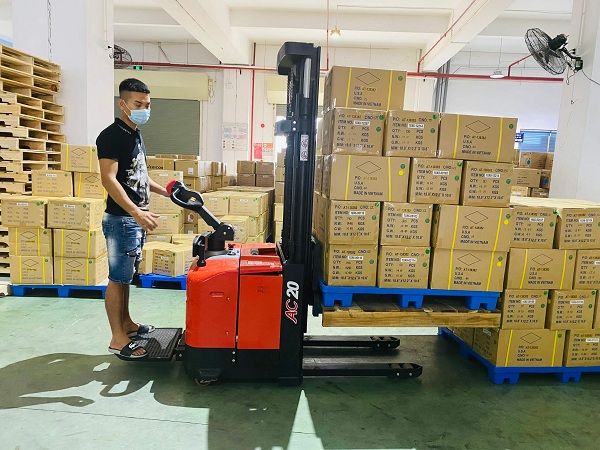 Xe Nâng Tay Điện Cao 2 Tấn Heli