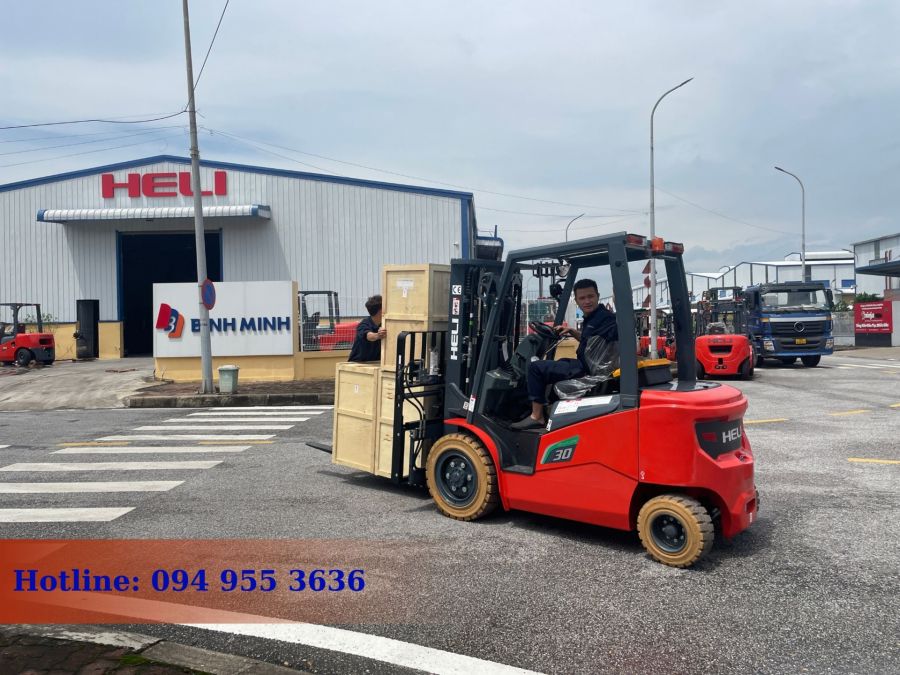 Xe Nâng Điện Lithium 3 Tấn Heli