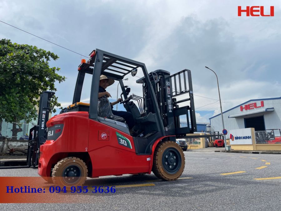 Xe Nâng Điện Lithium 3 Tấn Heli
