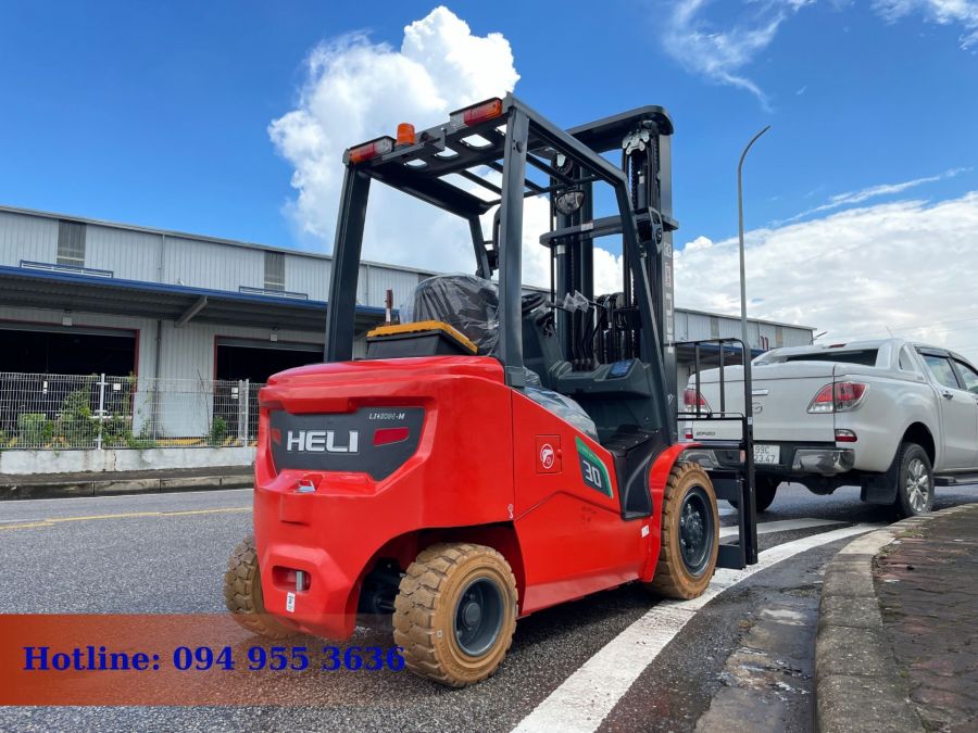 Xe Nâng Điện Lithium 3 Tấn Heli