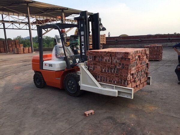 Xe Nâng Kẹp Gạch