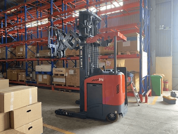 Xe Nâng Kệ Hàng Đôi 1.4 Tấn Heli