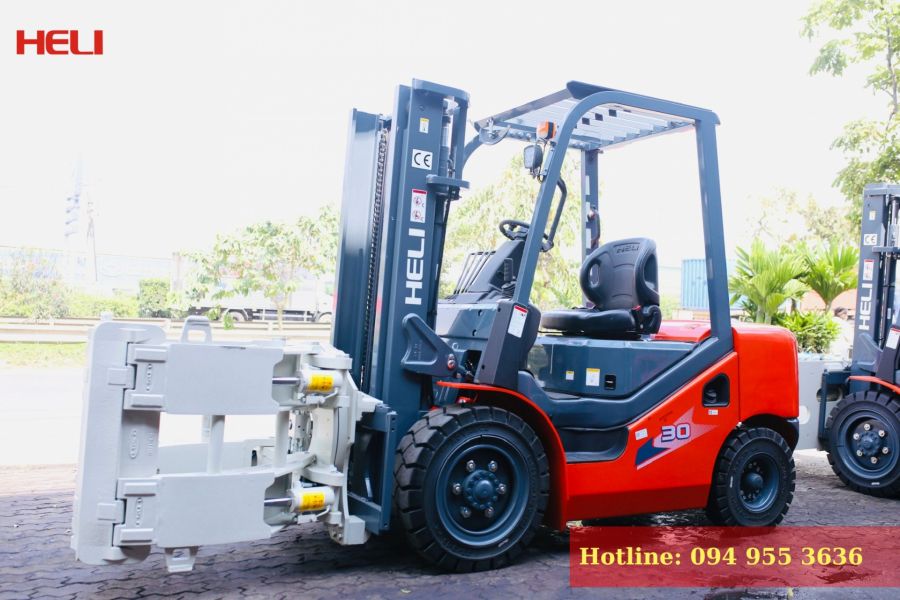 Xe Nâng Kẹp Cuộn Giấy