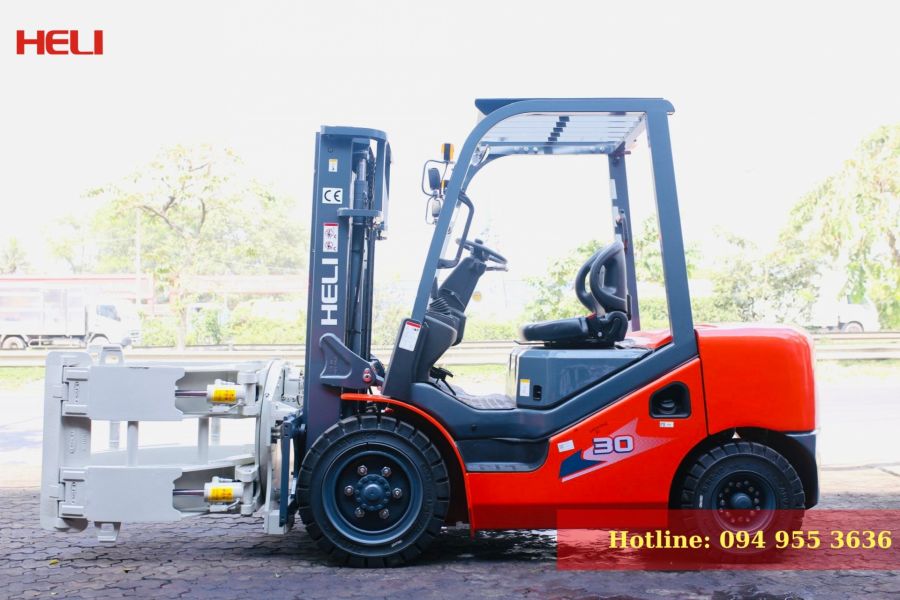 Xe Nâng Kẹp Cuộn Giấy