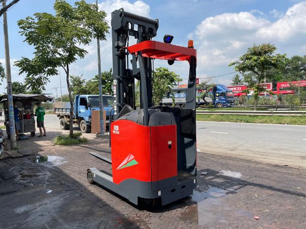 Xe Nâng Reach Truck Đứng Lái 1.8 Tấn Heli