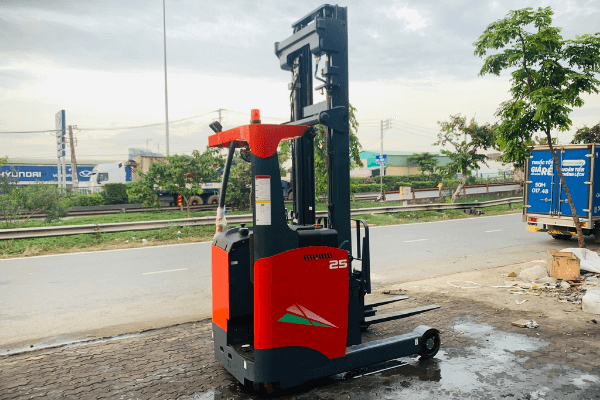 Xe Nâng Reach Truck Đứng Lái 2.5 Tấn Heli