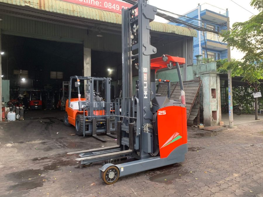 Xe Nâng Reach Truck Đứng Lái 2.5 Tấn Heli