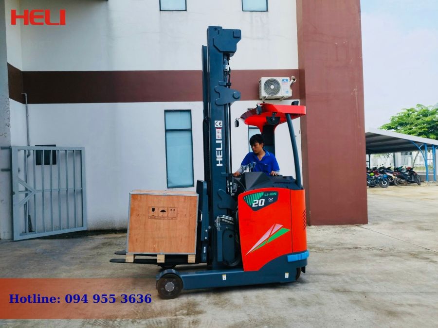 Xe Nâng Reach Truck Đứng Lái 2 Tấn Heli