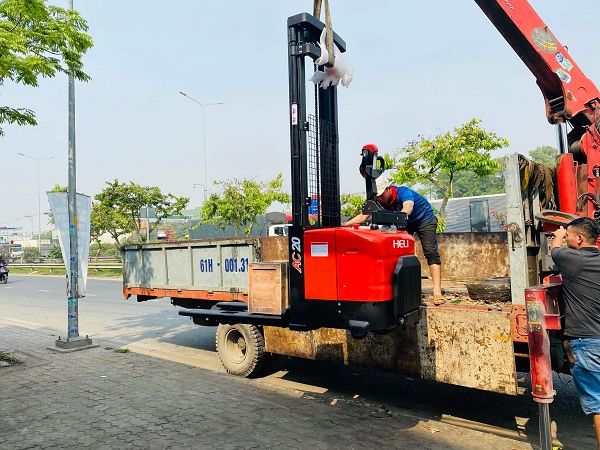 Xe Nâng Tay Điện Cao 2 Tấn Heli