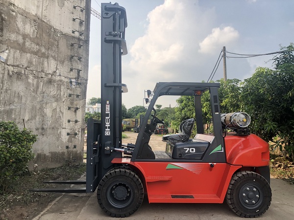Xe nâng xăng gas 7 tấn Heli được trang bị nhiều tính năng hiện đại