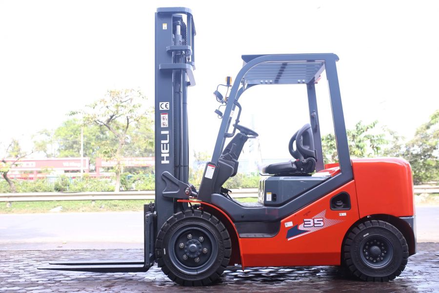 Xe Nâng Dầu 3.5 Tấn Heli
