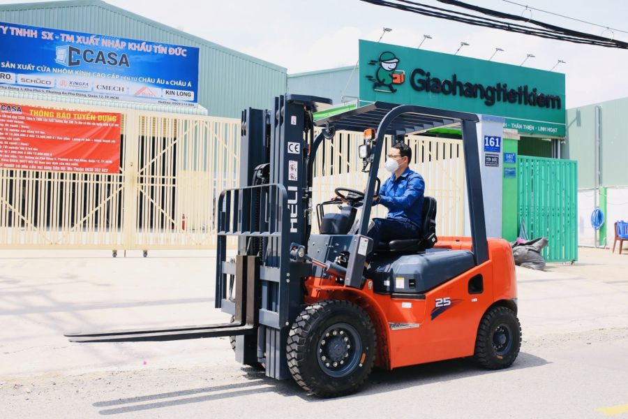 Xe Nâng Dầu 2.5 Tấn Heli