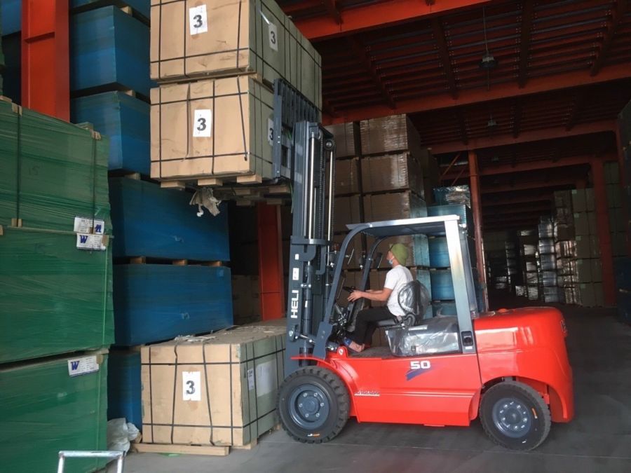 Xe Nâng Dầu 5 Tấn Heli