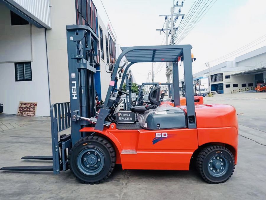 Xe Nâng Dầu 5 Tấn Heli
