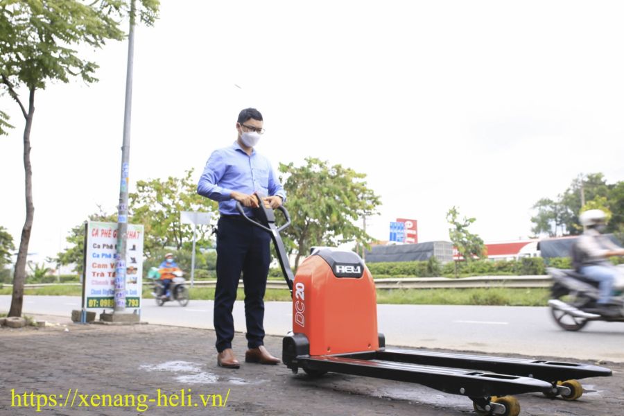 Xe Nâng Tay Điện 2 Tấn Heli CBD20J-Li3